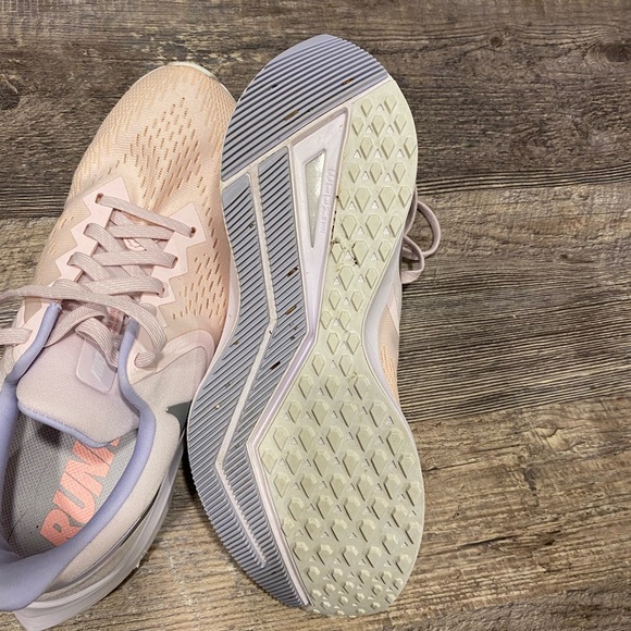 Nike Air Zoom Winflo 6, Women’s size 10 EUC - Picture 4 of 14